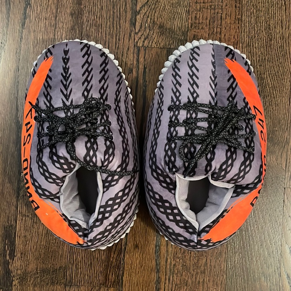 NWOT Plush Big Slippers